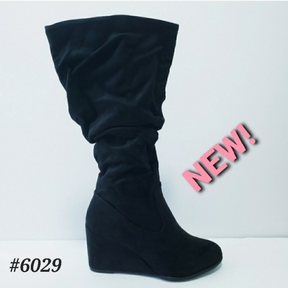Lust for Life>>>NEW!  black scrunched boots size 7.5🤍